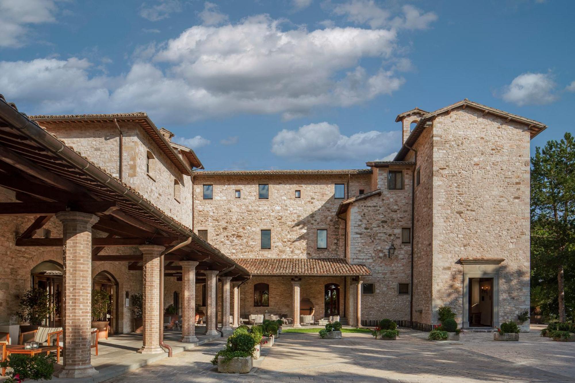 Park Hotel Ai Cappuccini Gubbio Exterior photo
