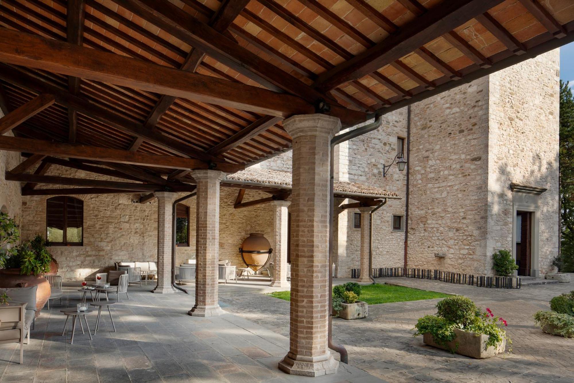 Park Hotel Ai Cappuccini Gubbio Exterior photo